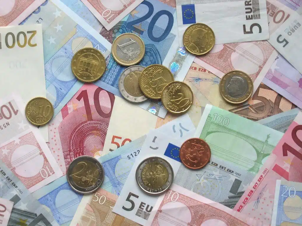 Comprendre la conversion de dollars en euros astuces et conseils pratiques
